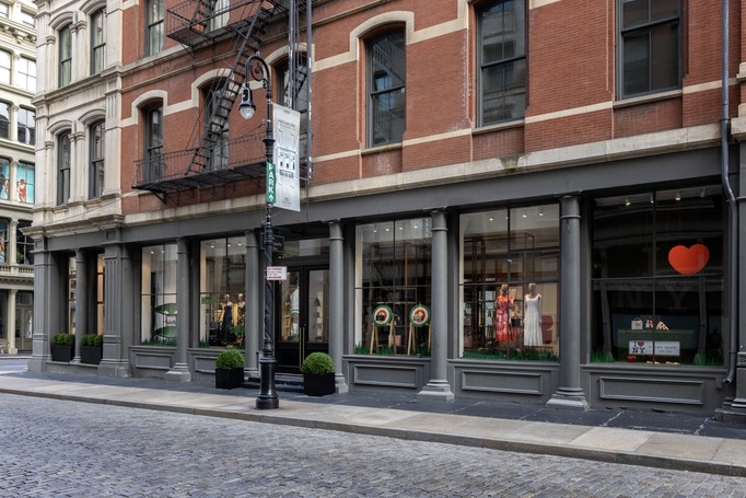 Concrete contractors in NYC performing facade restoration and masonry repair by Malatesta Paladino, experts in Local Law 11 compliance.